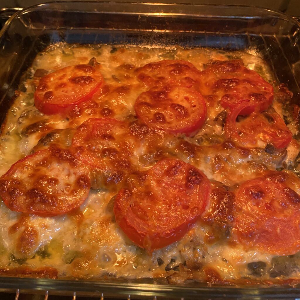 Курица по-французски с грибами, помидорами и сыром в духовке