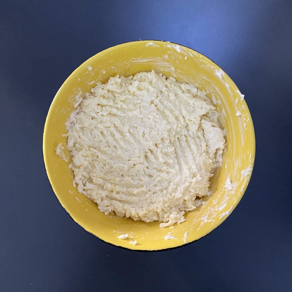 Добавить майонез по вкусу, все перемешать